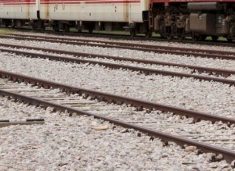 punimet-hekurudhore-bllokojne-perkohesisht-rrugen-fushe-kosove-–-mitrovice