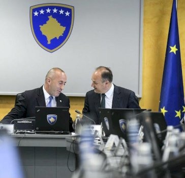 “akt-i-vetedijes-se-larte-politike”,-thote-hoxhaj-pas-terheqjes-se-haradinajt-nga-posti-i-te-parit-te-aak-se