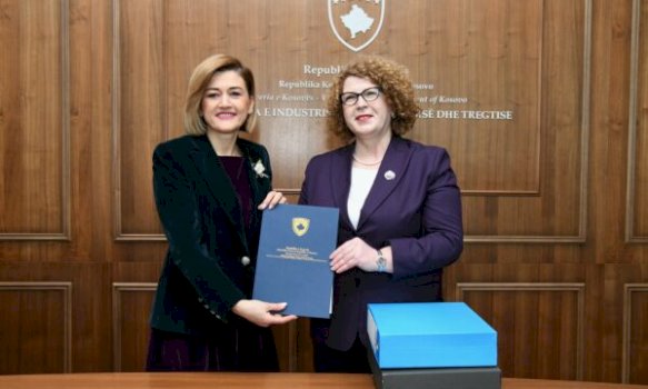 mimoza-kusari-e-pranon-detyren-nga-rozeta-hajdari:-pas-15-viteve-rikthehem-ne-krye-te-ministrise-se-tregtise