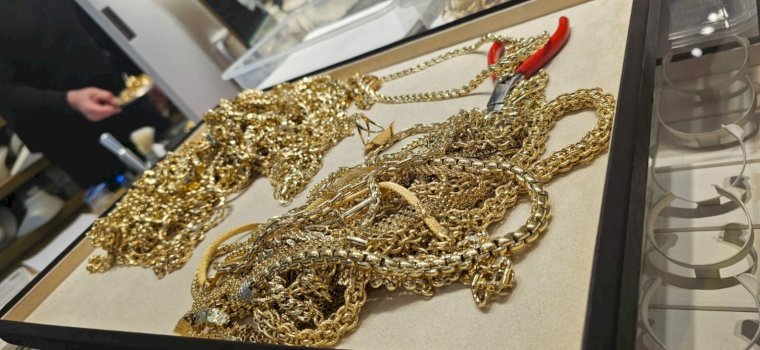 mbi-44-kg-ari-dhe-para-te-gatshme-–-krejt-cak-u-gjet-gjate-aksionit-ne-peje-ku-cak-ishin-argjendarite