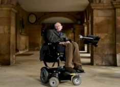 fundi-i-botes-apo-shtepi-e-re-ne-yje?-cfare-po-ndodh-me-profecine-e-stephen-hawking