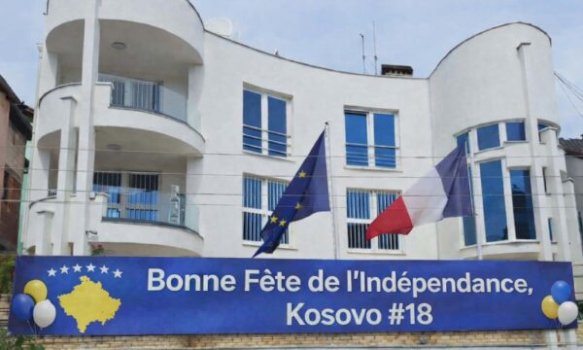 ambasada-e-frances-uron-kosoven-per-18-vjetorin-e-pavaresise