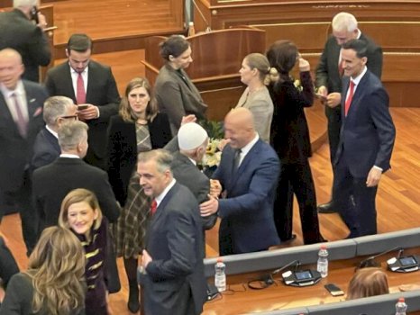 rifat-jashari-e-ramush-haradinaj-me-pershendetje-te-ngrohte-e-shtrengim-duarsh-ne-18-vjetorin-e-pavaresise