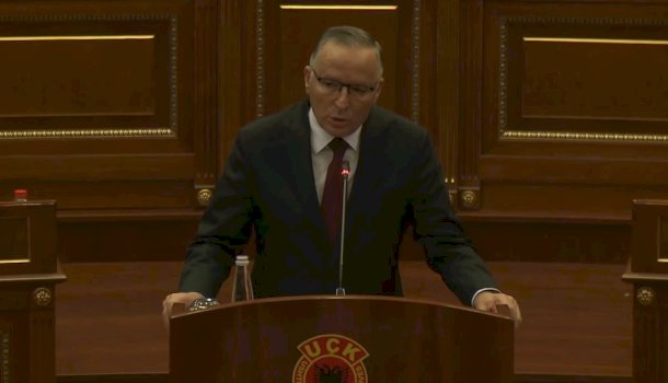 hamza:-republika-e-kosoves-eshte-fitore,-themelet-e-saj-jane-te-skalitura-me-gjak