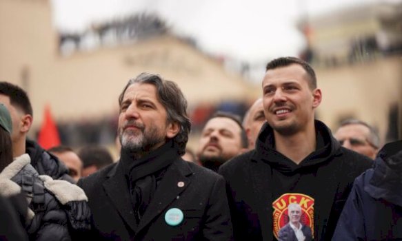 rama-ndan-foto-me-endrit-thacin-nga-marshi-per-drejtesi:-te-bashkuar-per-drejtesi,-shtet-e-per-kombin-tone