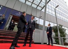 kurti-pret-ne-takim-begajn-per-diten-e-pavaresise,-flasin-edhe-per-bashkepunimin-nderqeveritar