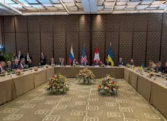 perfundon-dita-e-pare-e-bisedimeve-per-paqe-midis-rusise-dhe-ukraines-ne-gjeneve