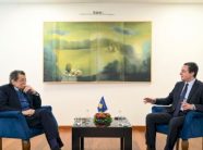 kurti-takohet-me-juristin-nderkombetar-geoffrey-nice,-flasin-edhe-per-specialen