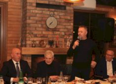 befasi-per-ditelindje,-sami-lushtakut-i-shkojne-mysafire-ali-ahmeti,-ramush-haradinaj,-bedri-hamza,-djali-i-hashim-thacit…