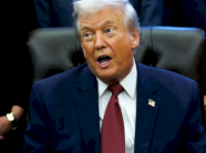 taksat-e-reja-prej-15%-–-si-planifikon-trump-t’i-mbaje-ne-fuqi-tarifat