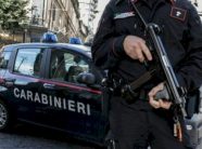 gjendet-i-vdekur-25-vjecari-shqiptar-afer-vetures-se-tij,-nisin-hetimet