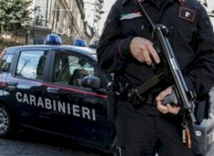 gjendet-i-vdekur-25-vjecari-shqiptar-afer-vetures-se-tij,-nisin-hetimet