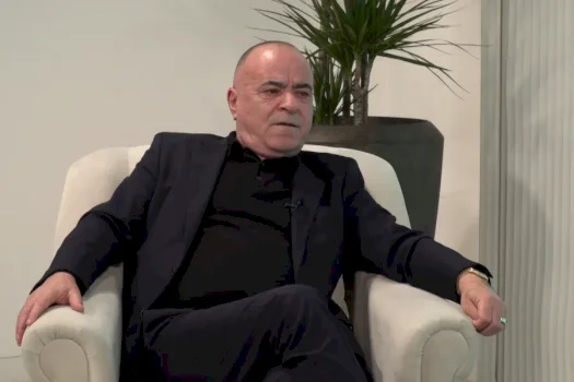 kush-eshte-afaristi,-mik-i-papes-e-baba-i-“wesley-clarkut”?