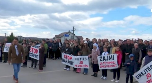 protestojne-banoret-e-zajmit-te-klines:-nje-prone-iu-shit-dy-personave