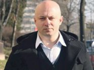 serbia-injoron-sanksionet-e-shba-se,-vazhdon-t’i-jape-tendere-zvonko-veselinoviqit