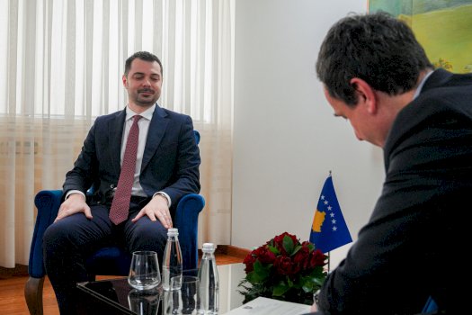 kurti-emeron-ish-zedhenesin-e-qeverise-zevendesminister-ne-ministrine-e-arsimit