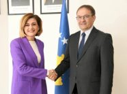 kusari-takon-ambasadorin-austriak-schnetzer,-thekson-thellimin-e-bashkepunimit-ekonomik