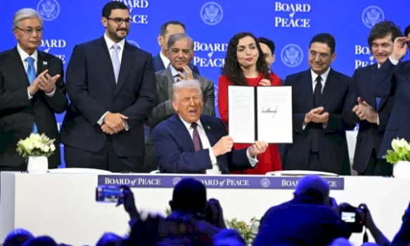 Bordi i Paqes lanson faqen zyrtare  vendosen edhe flamujt e Kosovës dhe Shqipërisë si shtete themeluese