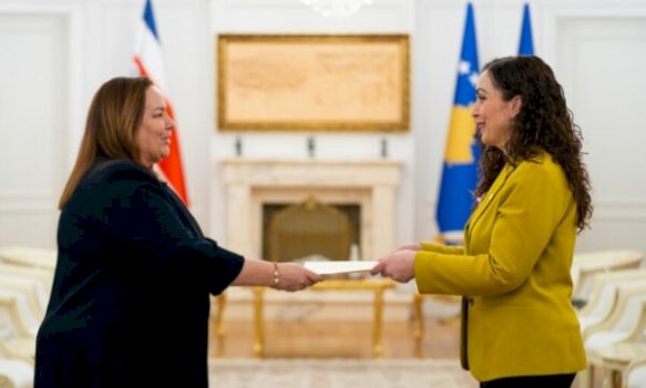 osmani-pranon-letrat-kredenciale-te-ambasadores-se-re-te-kosta-rikes-ne-kosove