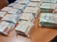 kapen-rreth-1-milion-euro-te-padeklaruara-ne-automjetin-qe-po-hynte-ne-kosove-te-merdarja,-dogana-jep-detaje