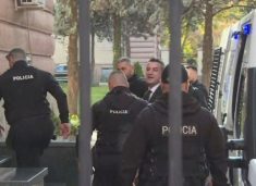 erion-veliaj-mbetet-ne-burg