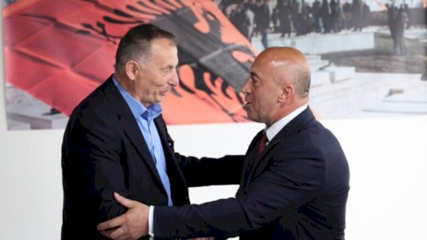 selmanaj:-kompromisi-me-i-mire-ne-keto-rrethana-eshte-kandidimi-i-ramush-haradinajt