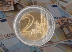 deponohen-mbi-1000-euro-te-falsifikuara-ne-dy-banka-te-vendit