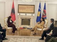 presidentja-osmani-pret-ne-takim-ministren-e-jashtme-te-shqiperise