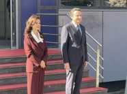 “e-ka-nxjerr-albini-diellin-sot”-–-kurti-komplimentohet-nga-ministrja-spiropali