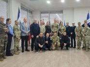 policia-e-kosoves-pranon-donacion-me-pajisje-fitnesi-nga-regional-command-east-–-kfor