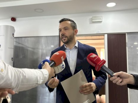 pdk-e-gatshme-te-propozoje-emer-per-president,-tahiri:-vendit-s’i-ben-nder-dikush-qe-ka-pase-qasje-te-njeanshme