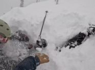 pamje-dramatike:-skiatori-shpetohet-pasi-u-varros-i-gjalle-ne-debore