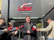 emri-per-president-nga-familja-jashari,-molliqaj:-shantazh-ndaj-vjosa-osmanit