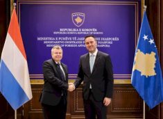 konjufca-takohet-me-dietz,-takimi-u-fokusua-ne-forcimin-e-marredhenieve-bilaterale