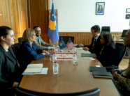 prattipati-e-takon-kusari-lilen,-inkurajon-perpjekjet-e-vazhdueshme-per-te-nxitur-ambient-miqesor-per-bizneset-amerikane-e-kosovare