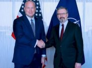 ambasadori-i-shba-ve-ne-nato-pass-team-me-bajramin:-diskutuam-per-bashkepunimin-e-forte-mes-kfor-it-dhe-kosoves