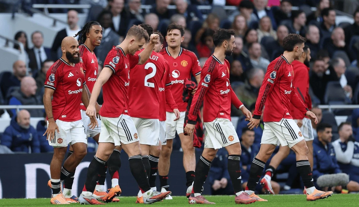 Man Utd refuzon ofertat e klubeve të Serie A për yllin e tyre