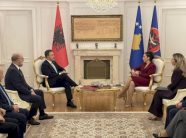 kryetari-i-kuvendit-te-shqiperise,-pritet-ne-takim-nga-presidentja-osmani