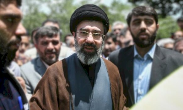 zgjidhet-pasuesi,-udheheqesi-i-ri-i-iranit,-mojtaba-hosseini-djali-i-madh-i-khameneit