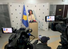 arberie-nagavci:-i-kemi-ofruar-vjosa-osmanit-nenshkrimet-per-kandidaturen-e-saj,-ka-refuzuar