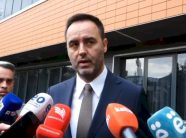 konjufca-pyet-opoziten:-nese-jo-mua,-ke-do-votonit?