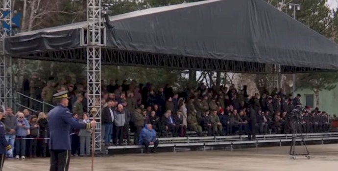 fsk-ja-rreshton-kuadratet,-numer-i-madh-qytetaresh-prezent