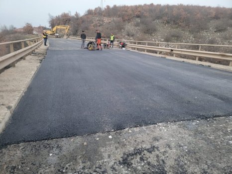 perfundojne-punimet,-rruga-prishtine-peje-e-gatshme-per-qarkullim