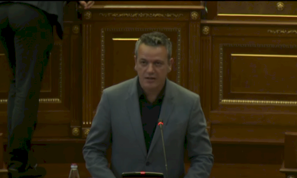 gashi-e-quan-“loje-te-lodhet-politike”-propozimin-e-osmanit-dhe-mbeshtetjen-e-vv-se-tash-per-amandamentet