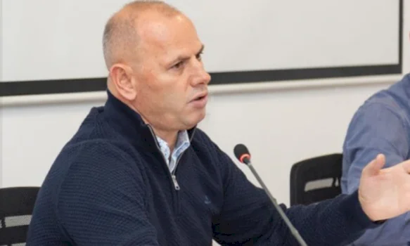 ramiz-lladrovci:-kur-e-drejton-njerin-gisht-nga-dikush,-mos-harro,-tre-i-ke-nga-vetja