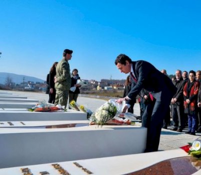 kurti-ne-prekaz:-familjes-jashari-ia-kane-borxh-te-perjetshem-angazhimin-e-perditshem-per-mbrojtjen-e-shtetit