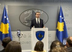 kurti:-ne-seancen-per-presidentin,-mungoi-pdk-ldk-aak-dhe-partia-qe-dirigjohet-nga-beogradi