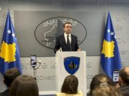 kurti:-ju-e-dini-qe-une-jam-aktivist,-nuk-jam-analist