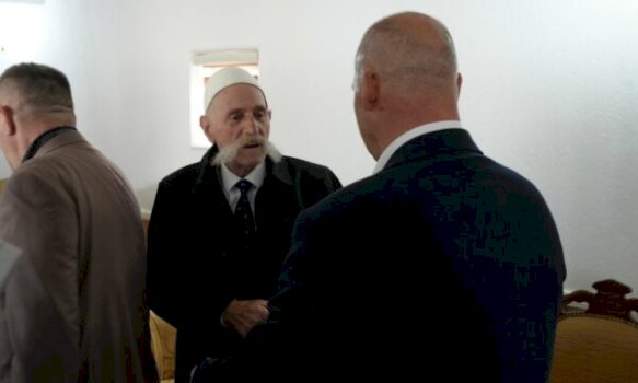 lladrovci:-historia-e-kosoves-dhe-kombit,-pa-epopene-e-uck-se-nuk-mund-te-shkruhet