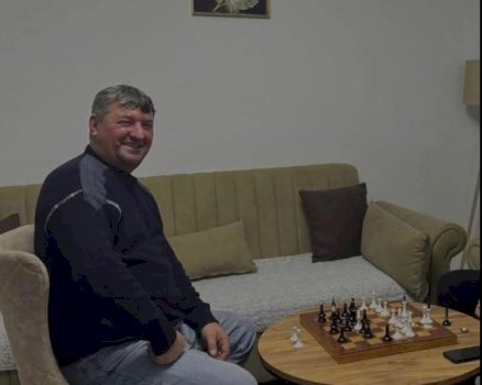 e-dhimbshme:-ky-eshte-personi-qe-vdiq-pasi-u-godit-nga-vetura-gjersa-ishte-duke-punuar